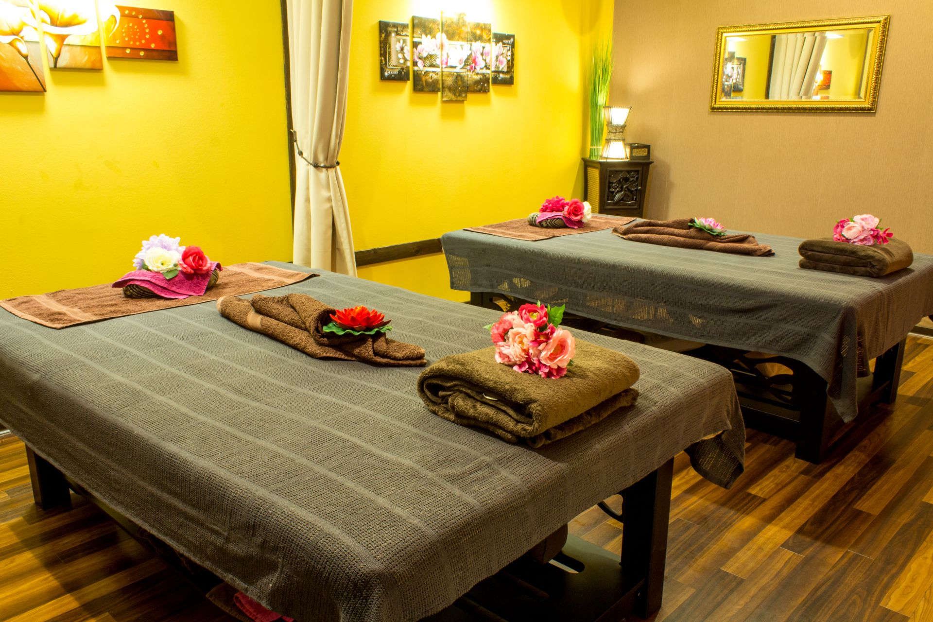 My Thai Massage Traditionelle Thai And Wellness Massagen In Köln Porz Partner Massage Zimmer 1